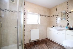 En-suite- click for photo gallery
